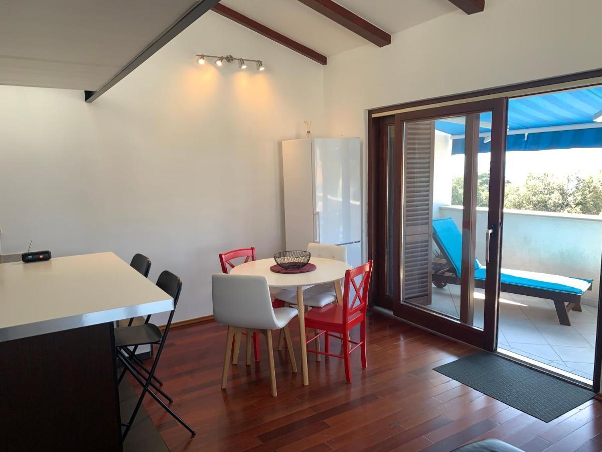 Seaside Apartments Petar Кърк Екстериор снимка