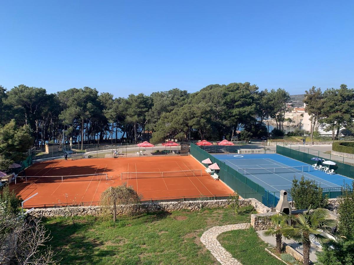 Seaside Apartments Petar Кърк Екстериор снимка